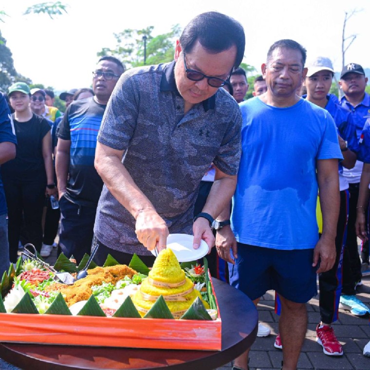 perayaan-ulang-tahun-summarecon-bogor-meriah-dengan-jalan-sehat-dan-senam-bersama